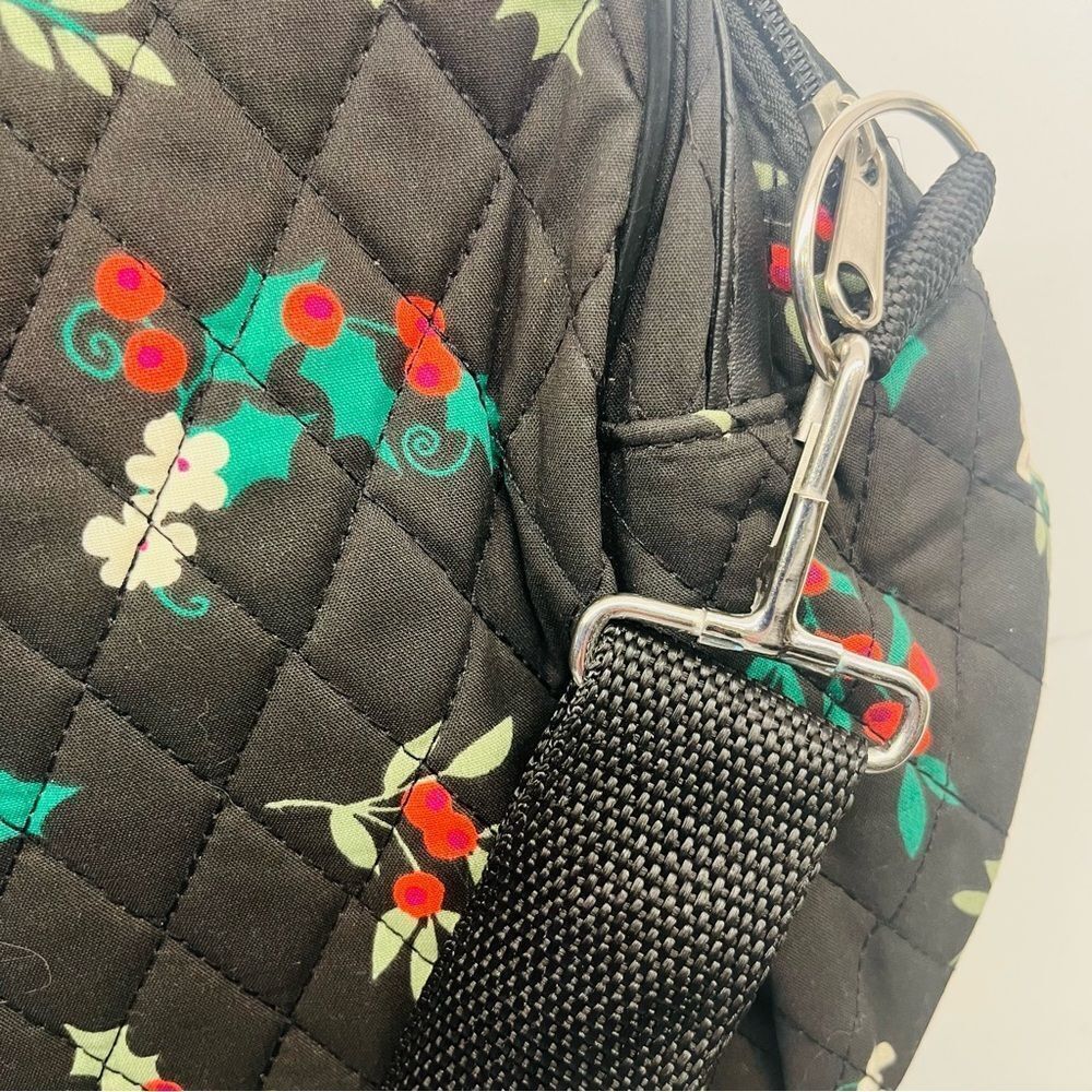 Quilted Holly Travel Set - Picture 5 of 13